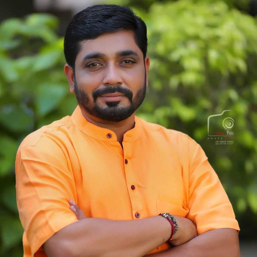 Hinal Nareshkumar Valvala (હિનલ નરેશકુમાર વાલવાળા)
